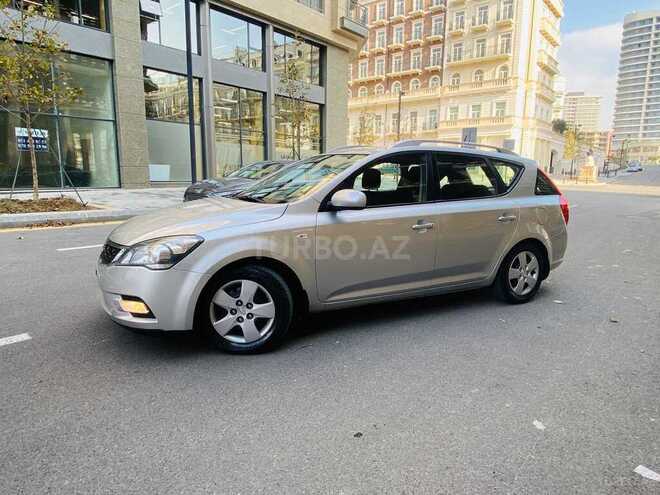Kia Ceed 2010, 181,000 km - 2.0 l - Bakı