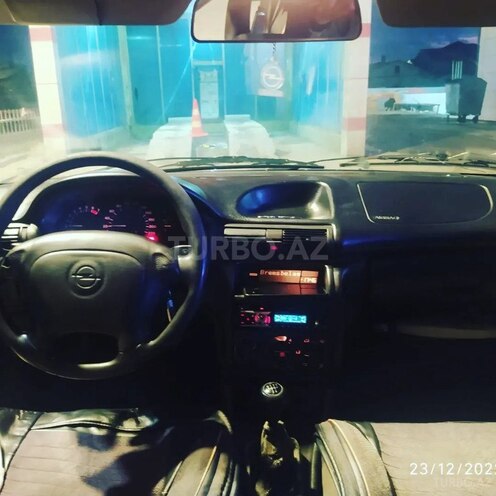 Opel Astra 1995, 300,000 km - 2.0 л - Bakı