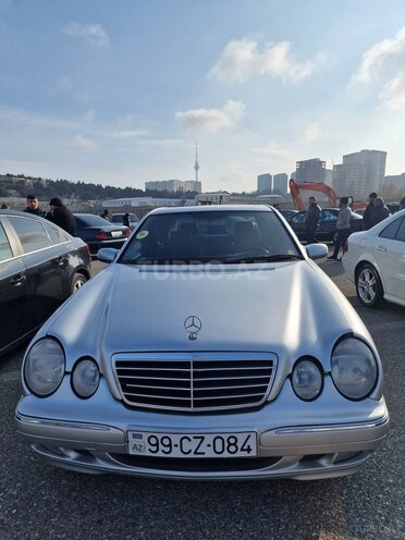 Mercedes E 220 2002, 352,000 km - 2.2 l - Bakı