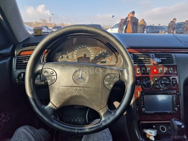 Mercedes E 220 2002, 352,000 km - 2.2 l - Bakı