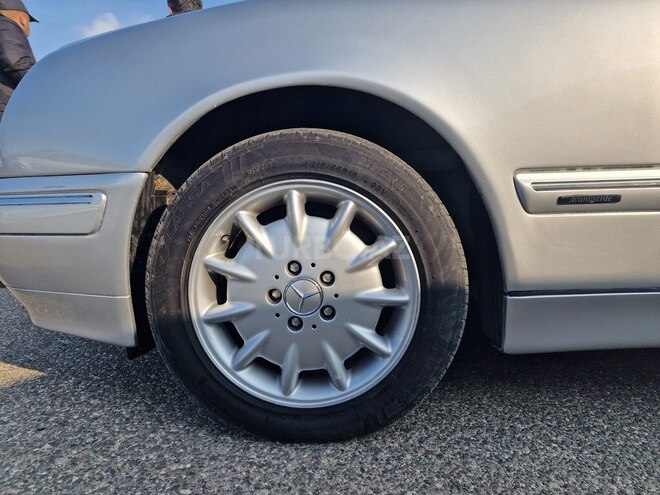 Mercedes E 220 2002, 352,000 km - 2.2 l - Bakı