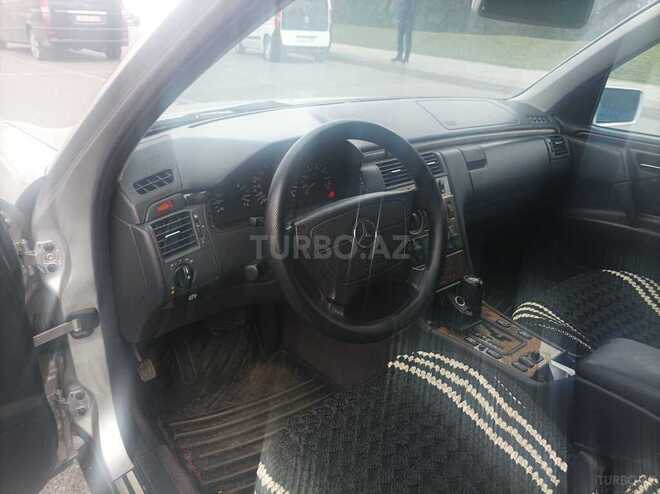 Mercedes E 240 1999, 237,000 km - 2.4 л - Bakı