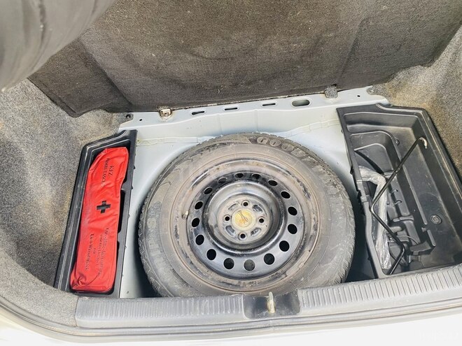 Toyota Corolla 2005, 240,782 km - 1.4 l - Bakı