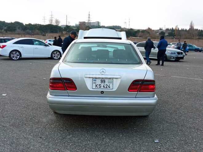 Mercedes E 240 1998, 203,086 km - 2.4 l - Bakı