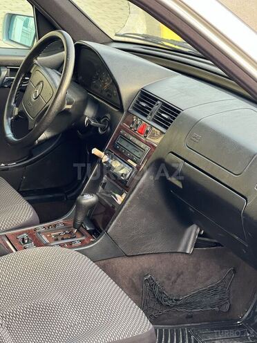 Mercedes C 200 1999, 238,500 km - 2.0 l - Bakı