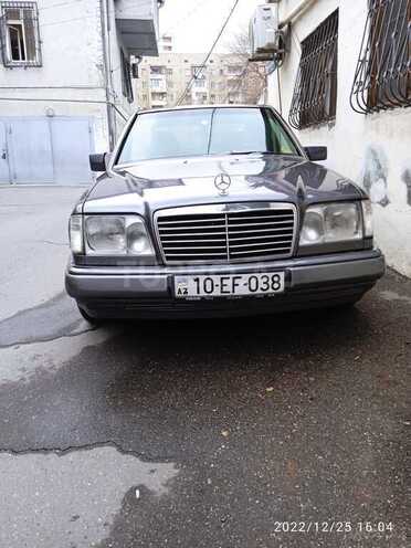 Mercedes E 220 1995, 321,000 km - 2.2 l - Bakı