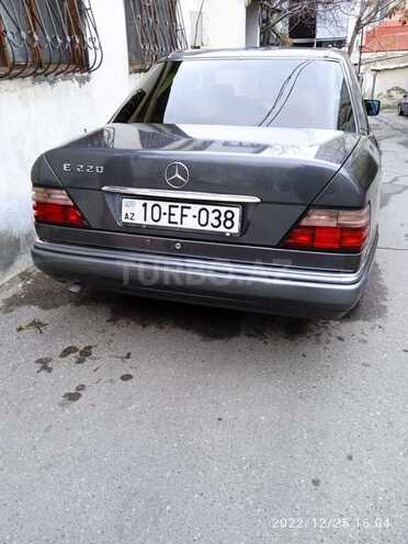 Mercedes E 220 1995, 321,000 km - 2.2 l - Bakı