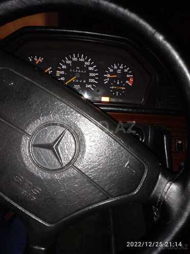 Mercedes E 220 1995, 321,000 km - 2.2 l - Bakı