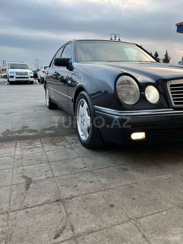 Mercedes E 240 1998, 235,000 km - 2.4 l - Bakı