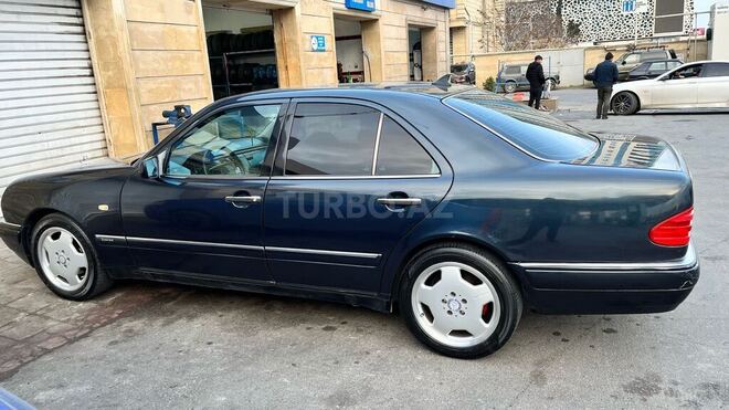 Mercedes E 240 1998, 235,000 km - 2.4 l - Bakı