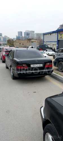Mercedes E 270 2001, 285,000 km - 2.7 l - Bakı