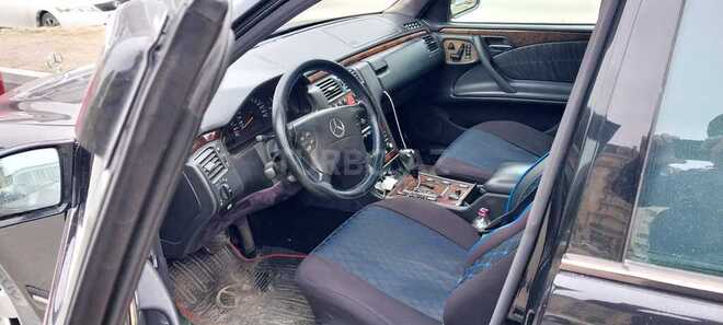 Mercedes E 270 2001, 285,000 km - 2.7 l - Bakı
