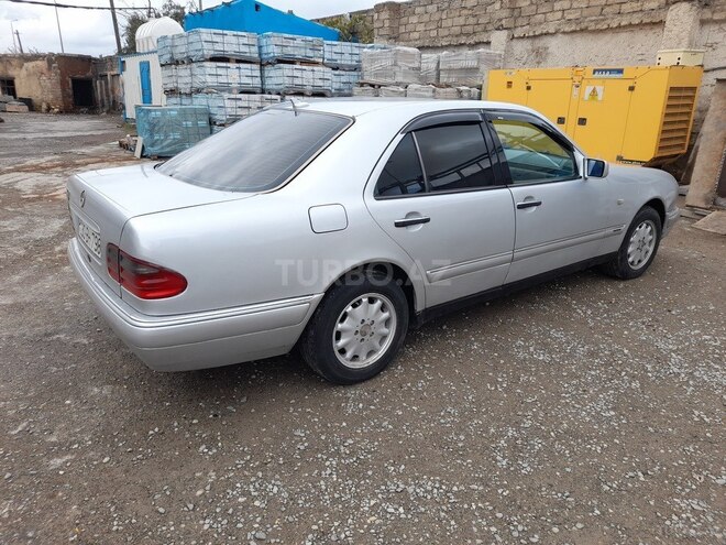 Mercedes E 220 1997, 348,627 km - 2.2 l - Bakı
