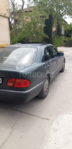 Mercedes E 230 1997, 391,000 km - 2.3 л - Bakı