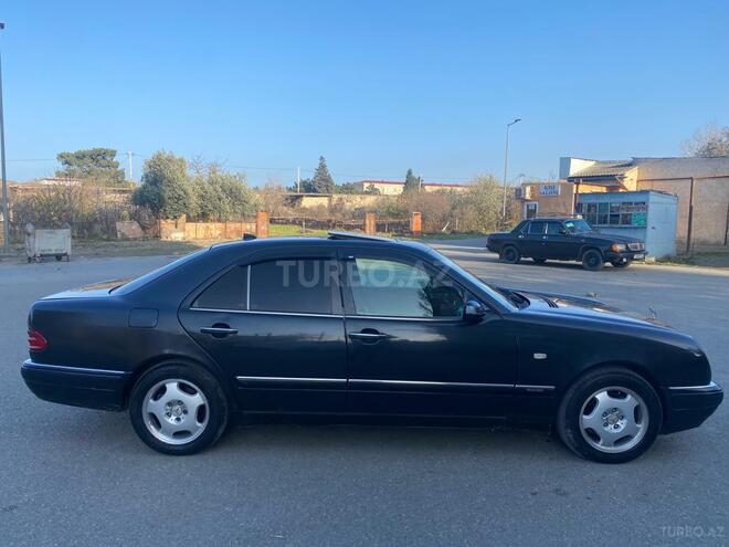 Mercedes E 240 1998, 289,000 km - 2.4 l - Bakı