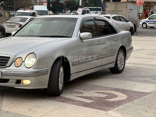 Mercedes E 240 2001, 350,000 km - 2.4 l - Bakı