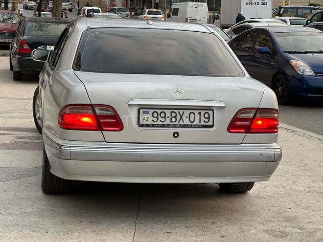 Mercedes E 240 2001, 350,000 km - 2.4 l - Bakı