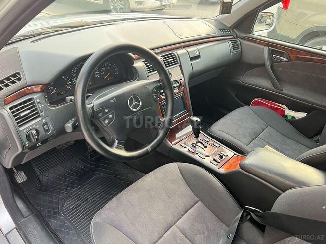 Mercedes E 240 2001, 350,000 km - 2.4 l - Bakı