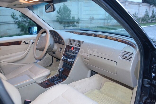 Mercedes C 230 1998, 438,363 km - 2.3 l - İmişli