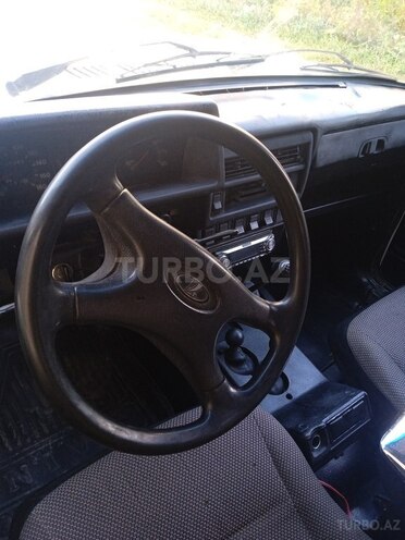 LADA (VAZ) Niva 1999, 80,000 km - 1.6 l - Qusar