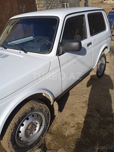 LADA (VAZ) Niva 1999, 80,000 km - 1.6 l - Qusar