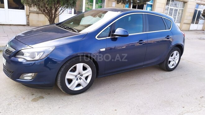 Opel Astra 2012, 140,012 km - 1.6 l - Salyan