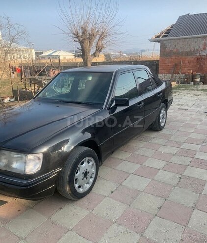 Mercedes E 250 1985, 396,324 km - 2.5 l - Xırdalan