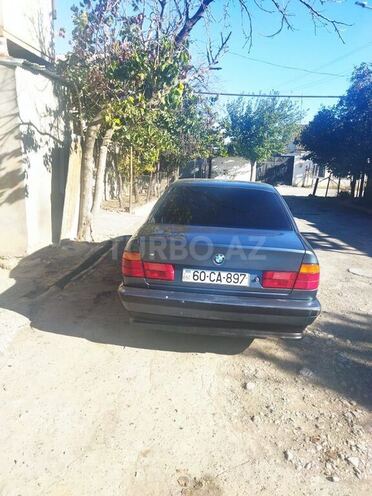 BMW 520 1988, 220,000 km - 2.0 l - Gəncə