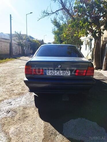 BMW 520 1988, 220,000 km - 2.0 l - Gəncə