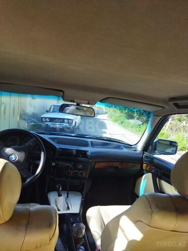 BMW 520 1988, 220,000 km - 2.0 l - Gəncə