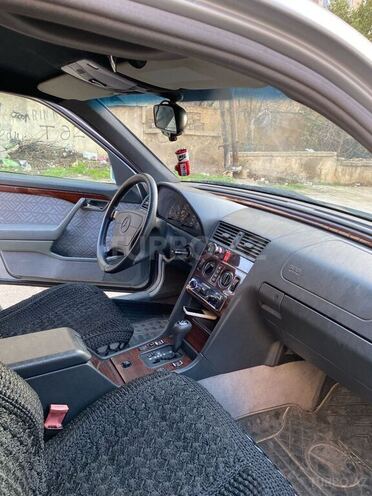 Mercedes C 220 1994, 380,000 km - 2.2 l - Bakı