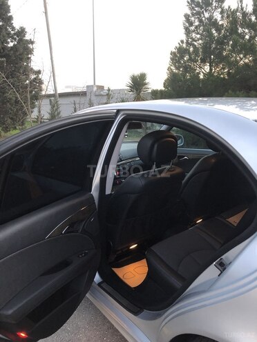 Mercedes E 220 2006, 267,000 km - 2.2 л - Bakı