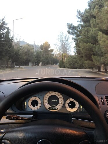 Mercedes E 220 2006, 267,000 km - 2.2 л - Bakı
