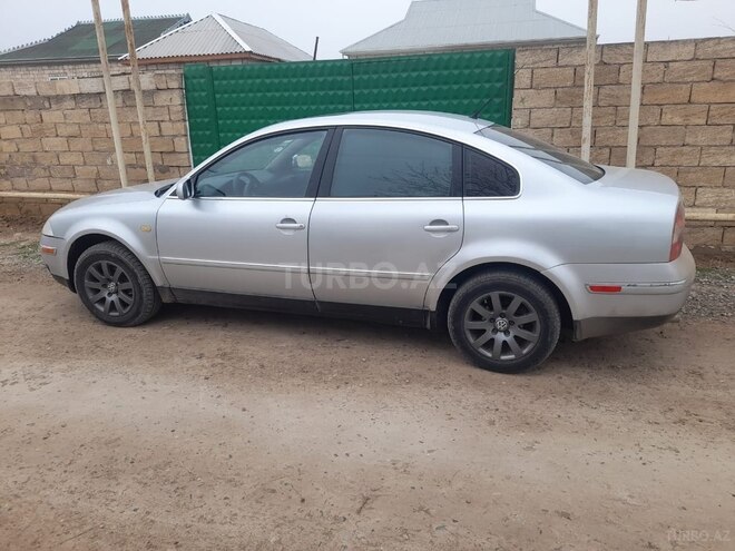 Volkswagen Passat 2002, 180,000 km - 1.8 л - Bakı
