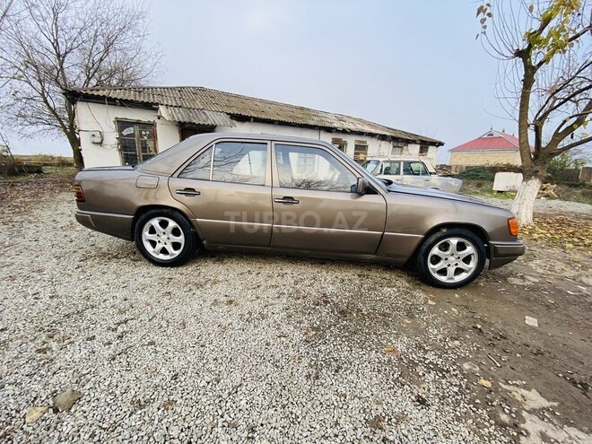 Mercedes E 230 1991, 56,665 km - 2.3 l - Bakı