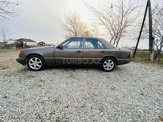 Mercedes E 230 1991, 56,665 km - 2.3 l - Bakı