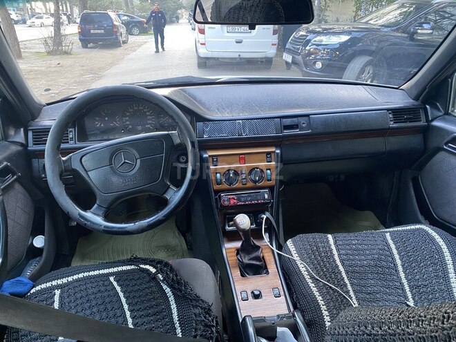 Mercedes E 250 1993, 430,000 km - 2.5 l - Bakı