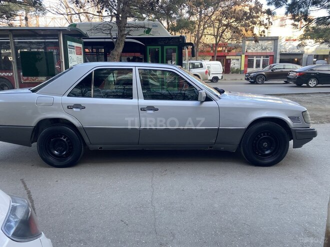 Mercedes E 250 1993, 430,000 km - 2.5 l - Bakı