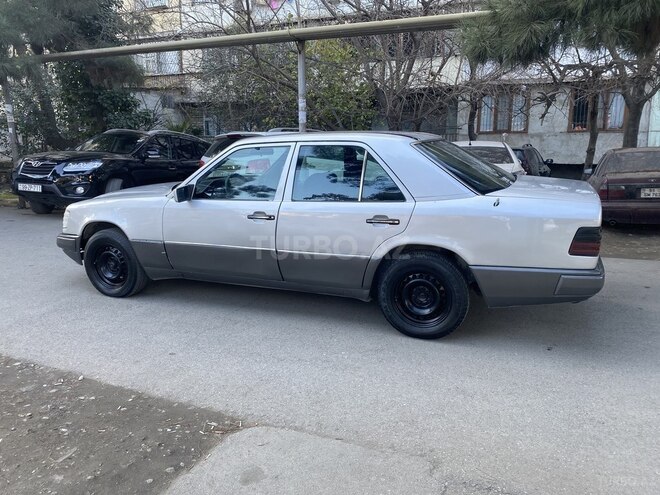 Mercedes E 250 1993, 430,000 km - 2.5 l - Bakı