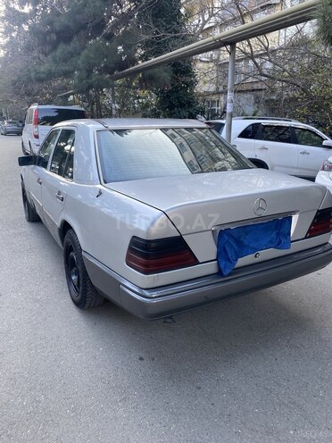 Mercedes E 250 1993, 430,000 km - 2.5 l - Bakı