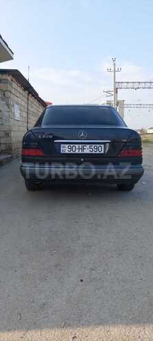 Mercedes E 220 1994, 530,708 km - 2.2 l - Bakı