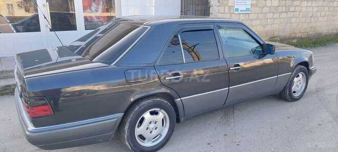 Mercedes E 220 1994, 530,708 km - 2.2 l - Bakı