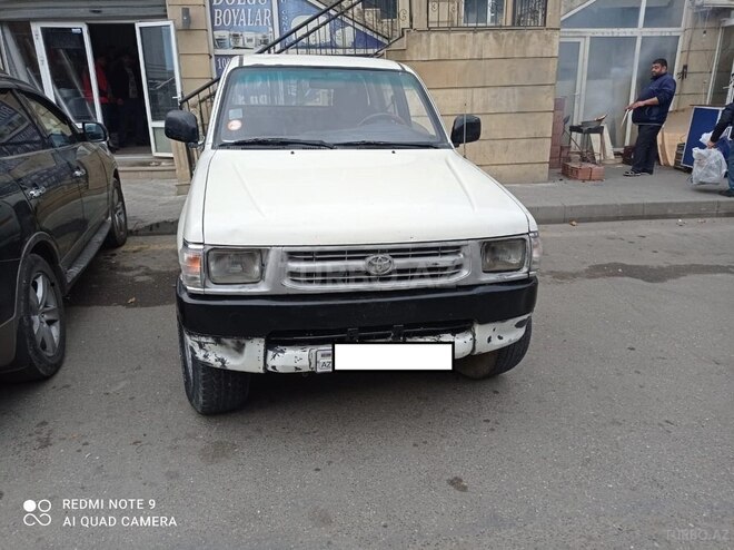 Toyota Hilux 2000, 350,000 km - 2.8 l - Bakı