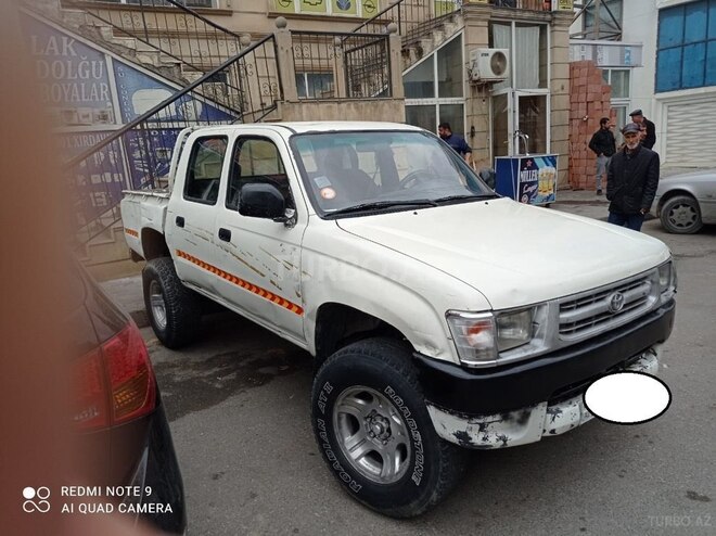 Toyota Hilux 2000, 350,000 km - 2.8 l - Bakı