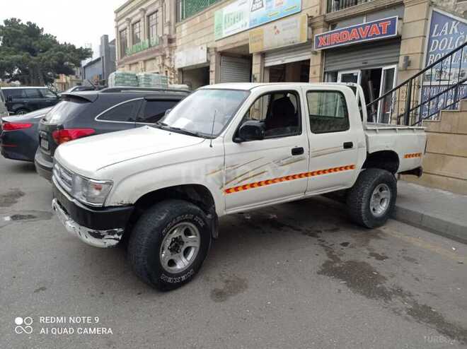 Toyota Hilux 2000, 350,000 km - 2.8 l - Bakı