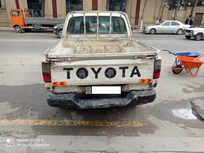Toyota Hilux 2000, 350,000 km - 2.8 l - Bakı