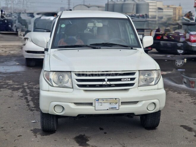 Mitsubishi Pajero io 2001, 250,000 km - 2.0 l - Bakı