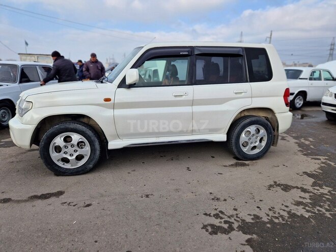 Mitsubishi Pajero io 2001, 250,000 km - 2.0 l - Bakı
