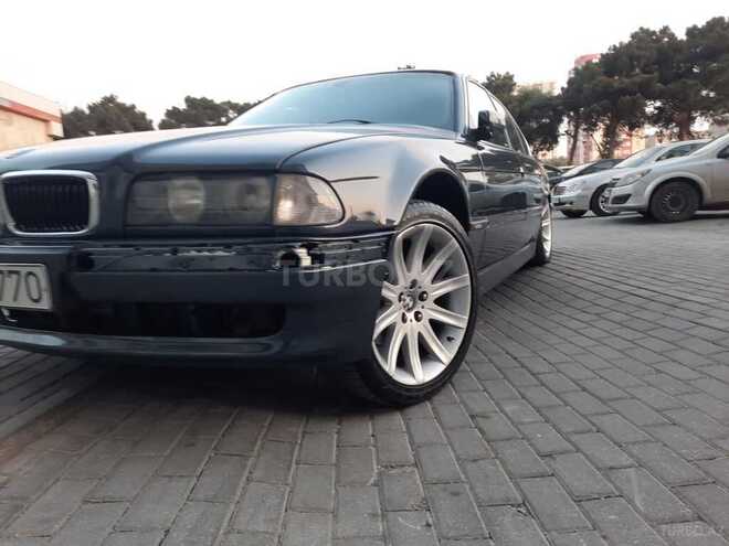 BMW 728 1998, 272,321 km - 2.8 l - Bakı