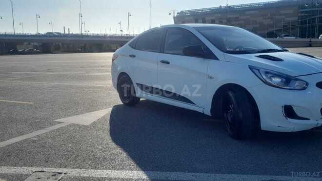 Hyundai Accent 2011, 374,600 km - 1.4 л - Bakı